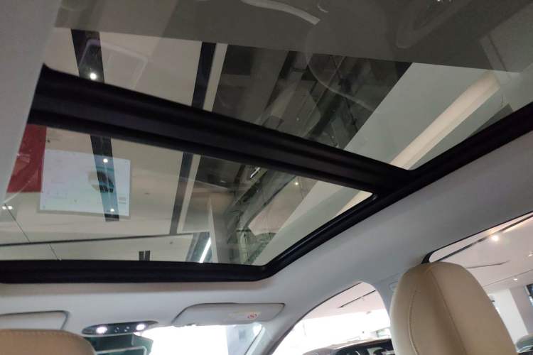Used AION Y 2021 80 Enjoyment Tech Edition Headliner