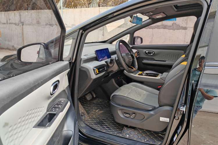 Used AION Y 2021 70 Intelligent Dynamic Edition Interior 1