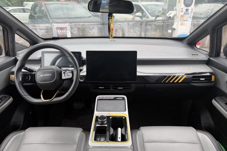 Used AION Y 2021 70 Intelligent Edition Interior 4