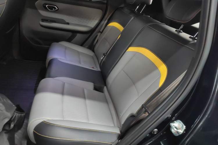 Used AION Y 2021 70 Enjoyment Tech Edition Interior 4