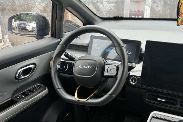 Used AION Y 2021 70 Intelligent Edition Interior 6