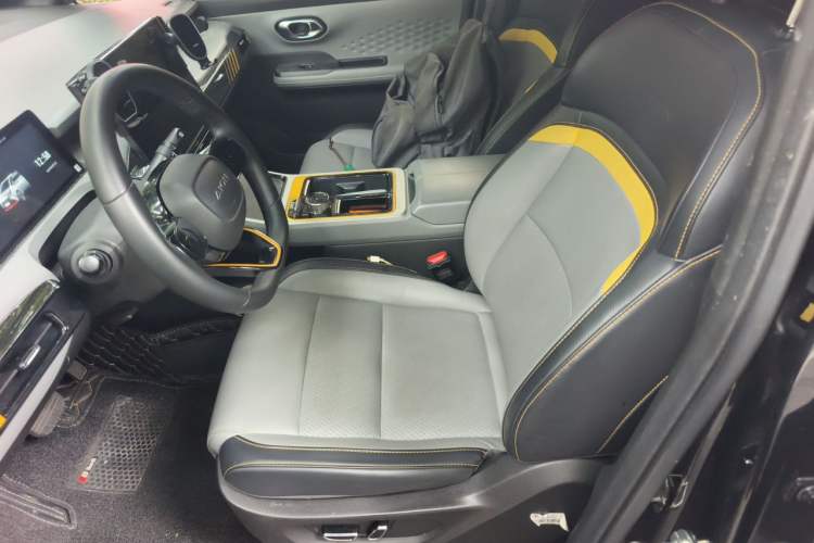 Used AION Y 2021 70 Intelligent Dynamic Edition Left Front Seat