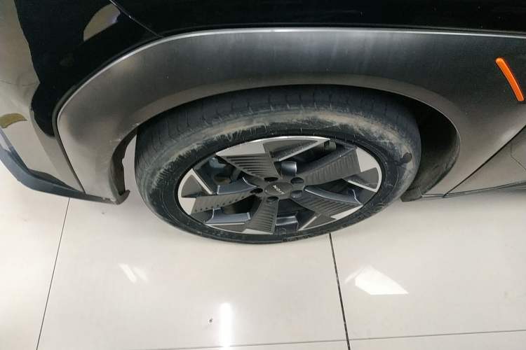 Used AION Y 2021 70 Intelligent Edition Left Front Wheel Hub