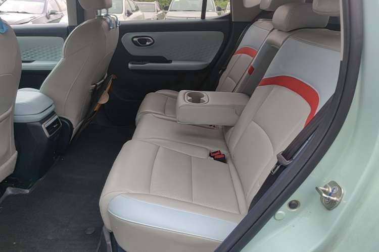 Used AION Y 2021 70 Tech Vitality Edition Left Rear Seat