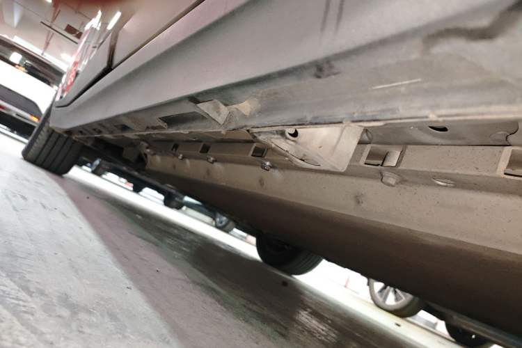 Used AION Y 2021 70 Enjoy Edition Left Side Sill