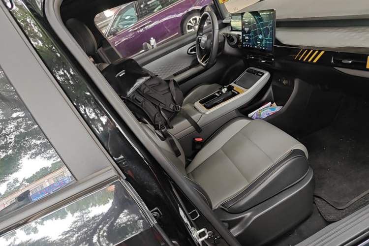 Used AION Y 2021 70 Intelligent Edition Right Front Seat