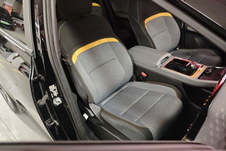 Used AION Y 2021 70 Enjoy Edition Right Front Seat