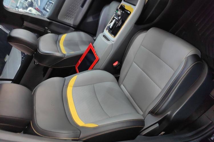Used AION Y 2021 70 Enjoyment Tech Edition Right Front Seat