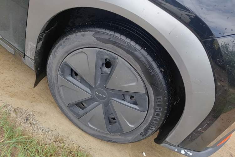 Used AION Y 2021 70 Enjoy Vitality Edition Right Front Wheel Hub