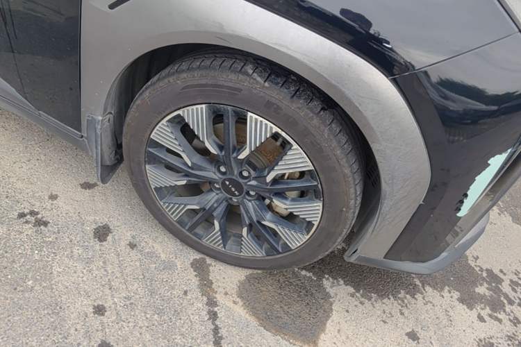 Used AION Y 2021 70 Tech Vitality Edition Right Front Wheel Hub