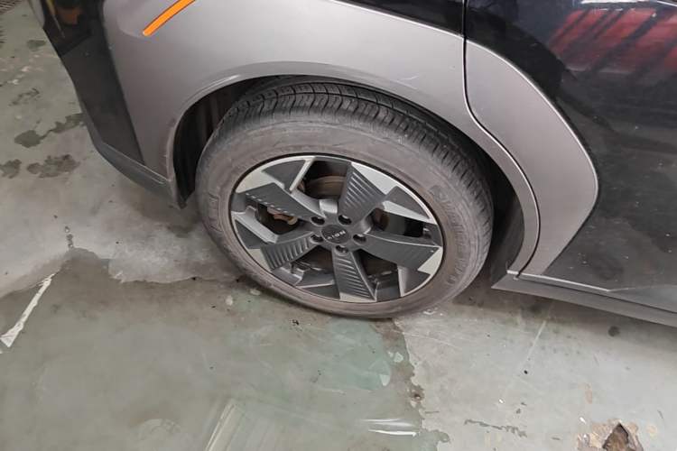 Used AION Y 2021 70 Intelligent Edition Right Rear Wheel Hub