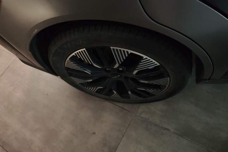 Used AION Y 2021 80 Enjoyment Tech Edition Right Rear Wheel Hub