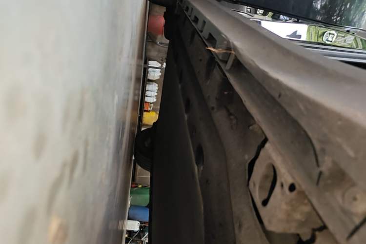 Used AION Y 2021 70 Intelligent Edition Right Side Sill