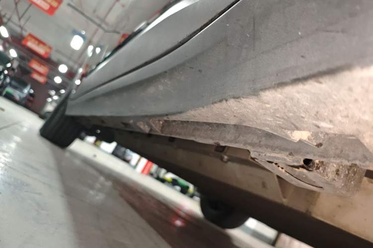 Used AION Y 2021 70 Enjoy Edition Right Side Sill