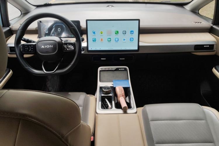 Used AION Y 2021 70 Intelligent Dynamic Edition Center Console