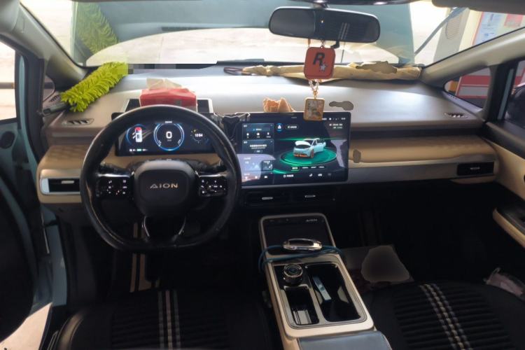 Used AION Y 2021 70 Intelligent Dynamic Edition Center Console