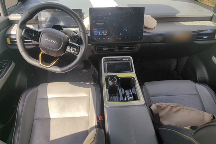 Used AION Y 2021 70 Tech Vitality Edition Center Console
