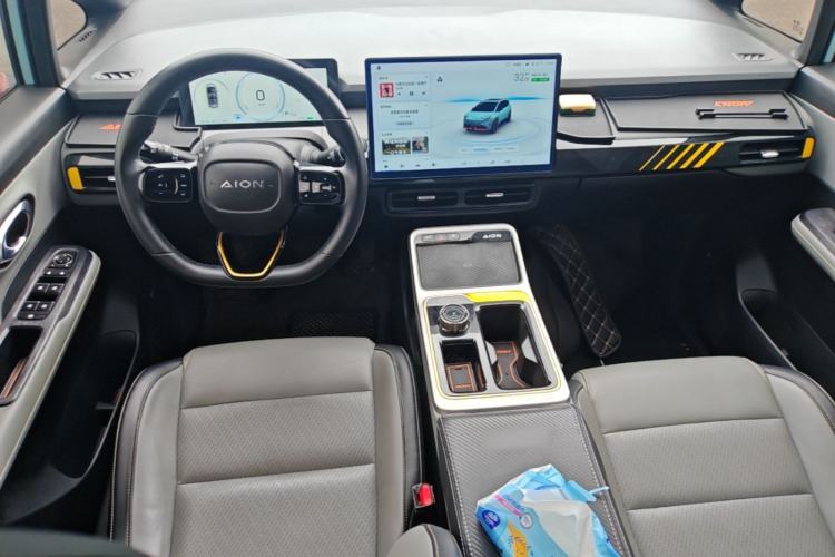 Used AION Y 2021 70 Intelligent Dynamic Edition Center Console