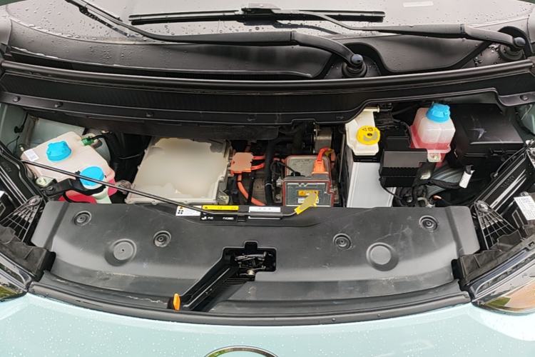 Used AION Y 2021 70 Intelligent Edition Engine Bay