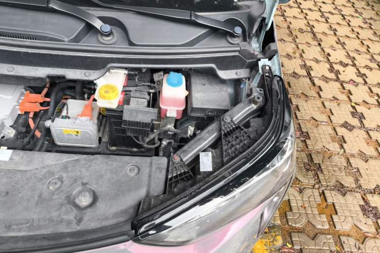 Used AION Y 2021 70 Tech Vitality Edition Engine Bay Left