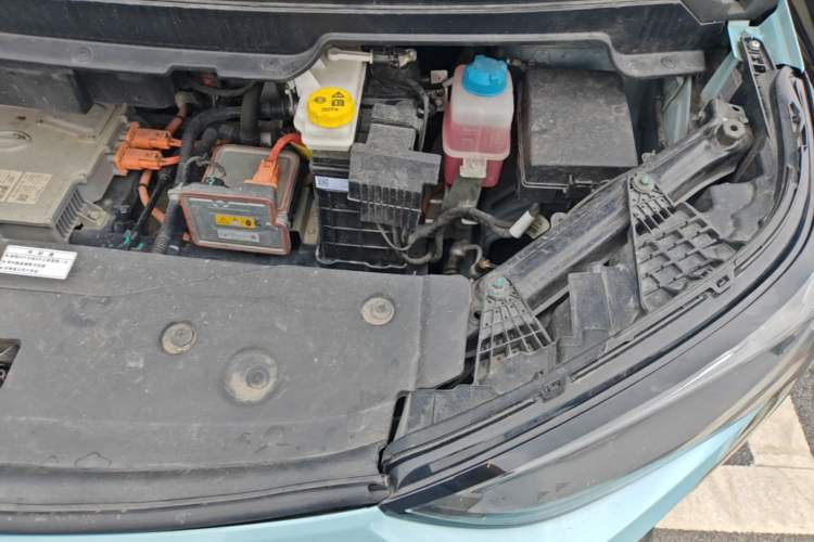 Used AION Y 2021 70 Intelligent Dynamic Edition Engine Bay Left