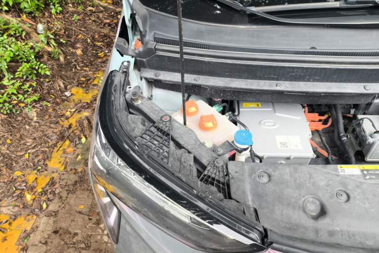 Used AION Y 2021 70 Tech Vitality Edition Engine Bay Right