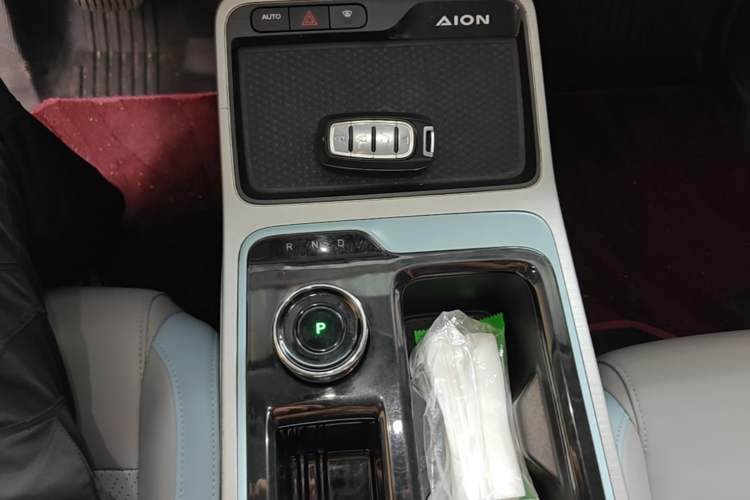 Used AION Y 2021 70 Intelligent Dynamic Edition Gear Lever