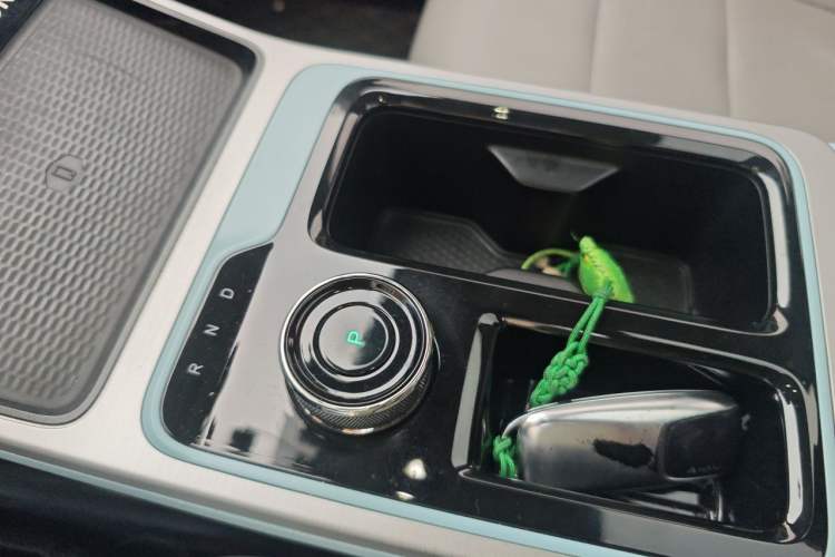 Used AION Y 2021 70 Intelligent Dynamic Edition Gear Lever