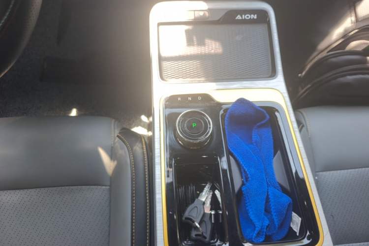 Used AION Y 2021 70 Enjoyment Tech Edition Gear Lever