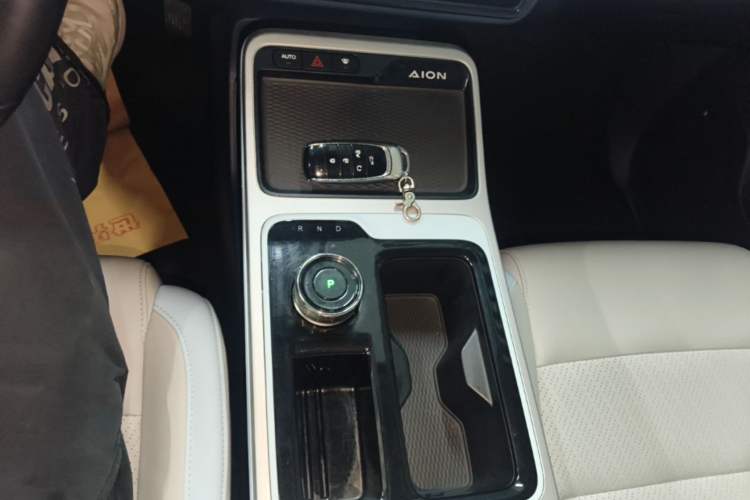 Used AION Y 2021 70 Intelligent Dynamic Edition Gear Lever