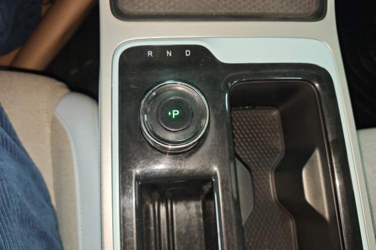 Used AION Y 2021 70 Enjoy Vitality Edition Gear Lever