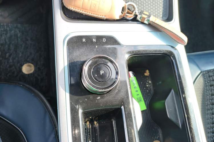 Used AION Y 2021 70 Tech Vitality Edition Gear Lever