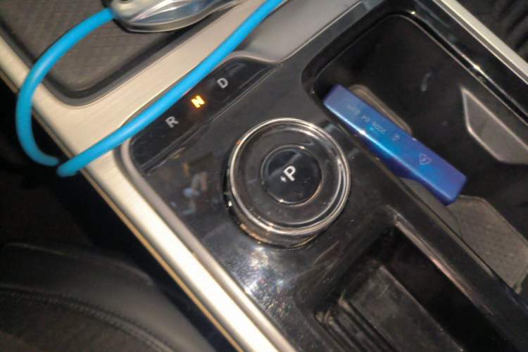 Used AION Y 2021 70 Intelligent Dynamic Edition Gear Lever