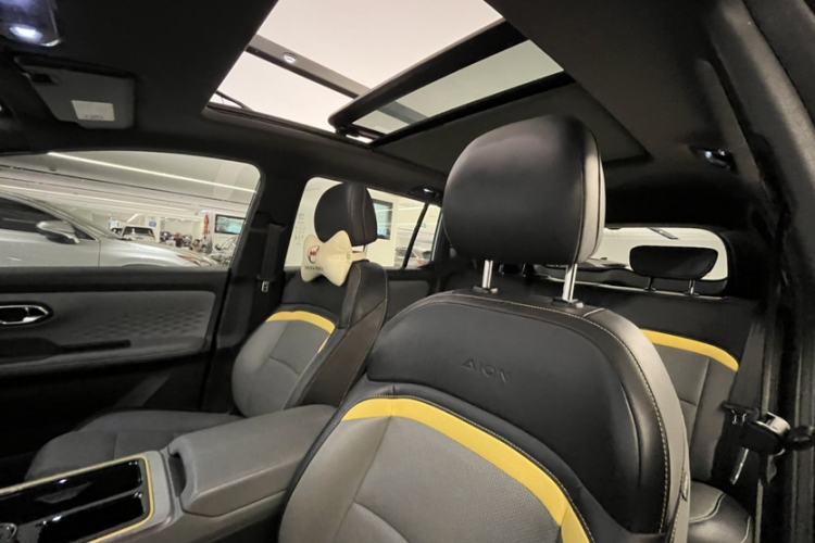 Used AION Y 2021 70 Enjoyment Tech Edition Interior 3