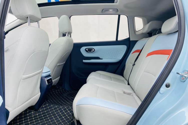 Used AION Y 2021 70 Enjoyment Tech Edition Interior 4