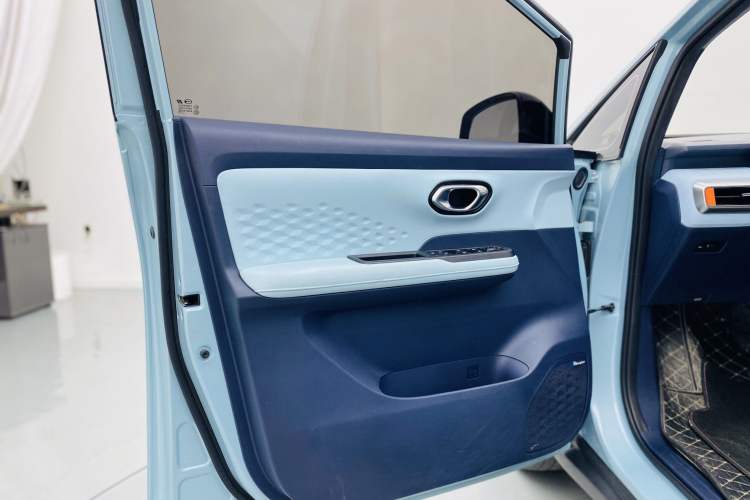 Used AION Y 2021 70 Enjoyment Tech Edition Interior 6