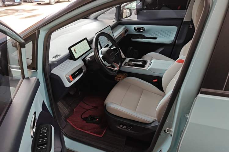 Used AION Y 2021 70 Intelligent Dynamic Edition Left Front Seat