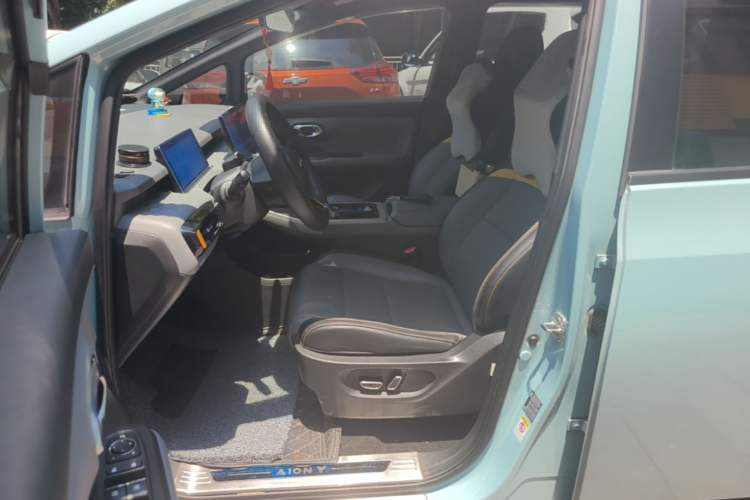 Used AION Y 2021 70 Enjoyment Tech Edition Left Front Seat