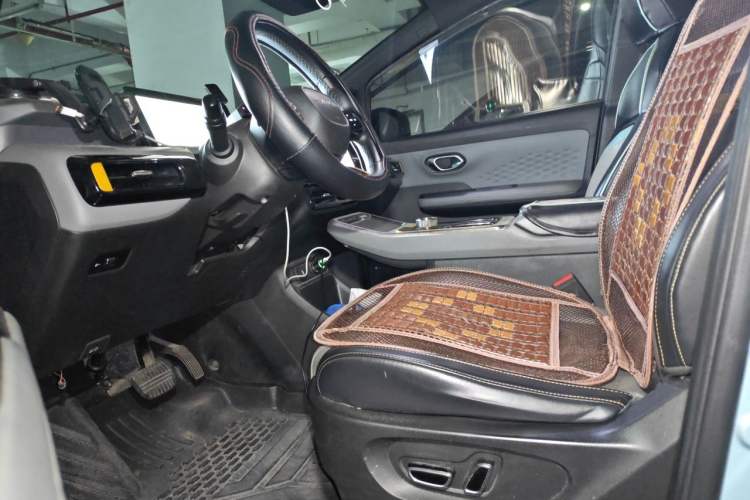 Used AION Y 2021 70 Tech Vitality Edition Left Front Seat