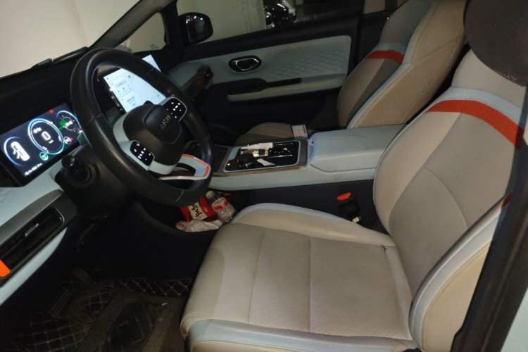 Used AION Y 2021 70 Enjoyment Tech Edition Left Front Seat