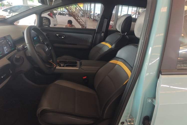 Used AION Y 2021 70 Tech Vitality Edition Left Front Seat