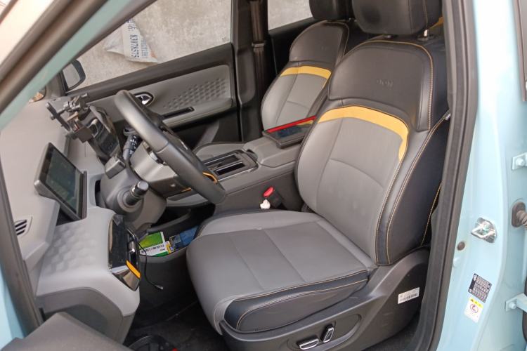Used AION Y 2021 70 Tech Vitality Edition Left Front Seat