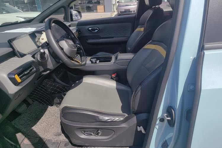 Used AION Y 2021 70 Tech Vitality Edition Left Front Seat