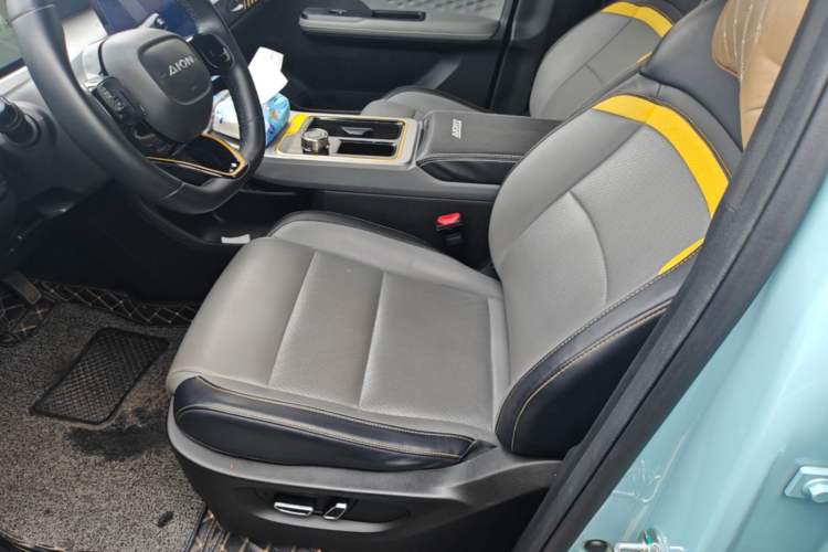 Used AION Y 2021 70 Intelligent Dynamic Edition Left Front Seat