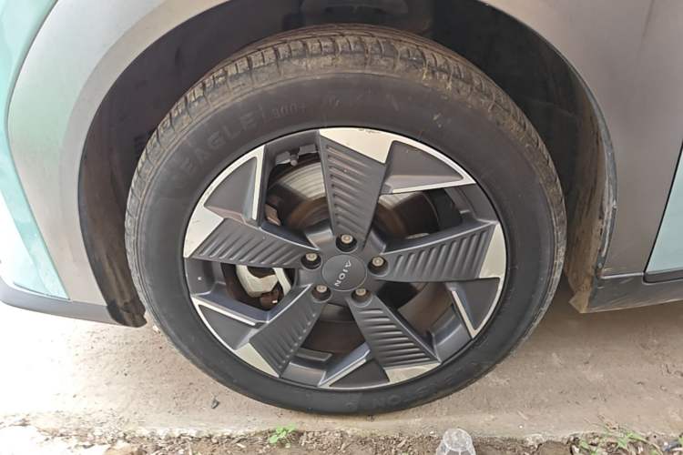 Used AION Y 2021 70 Intelligent Dynamic Edition Left Front Wheel Hub