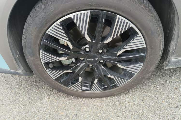 Used AION Y 2021 80 Enjoyment Tech Edition Left Front Wheel Hub