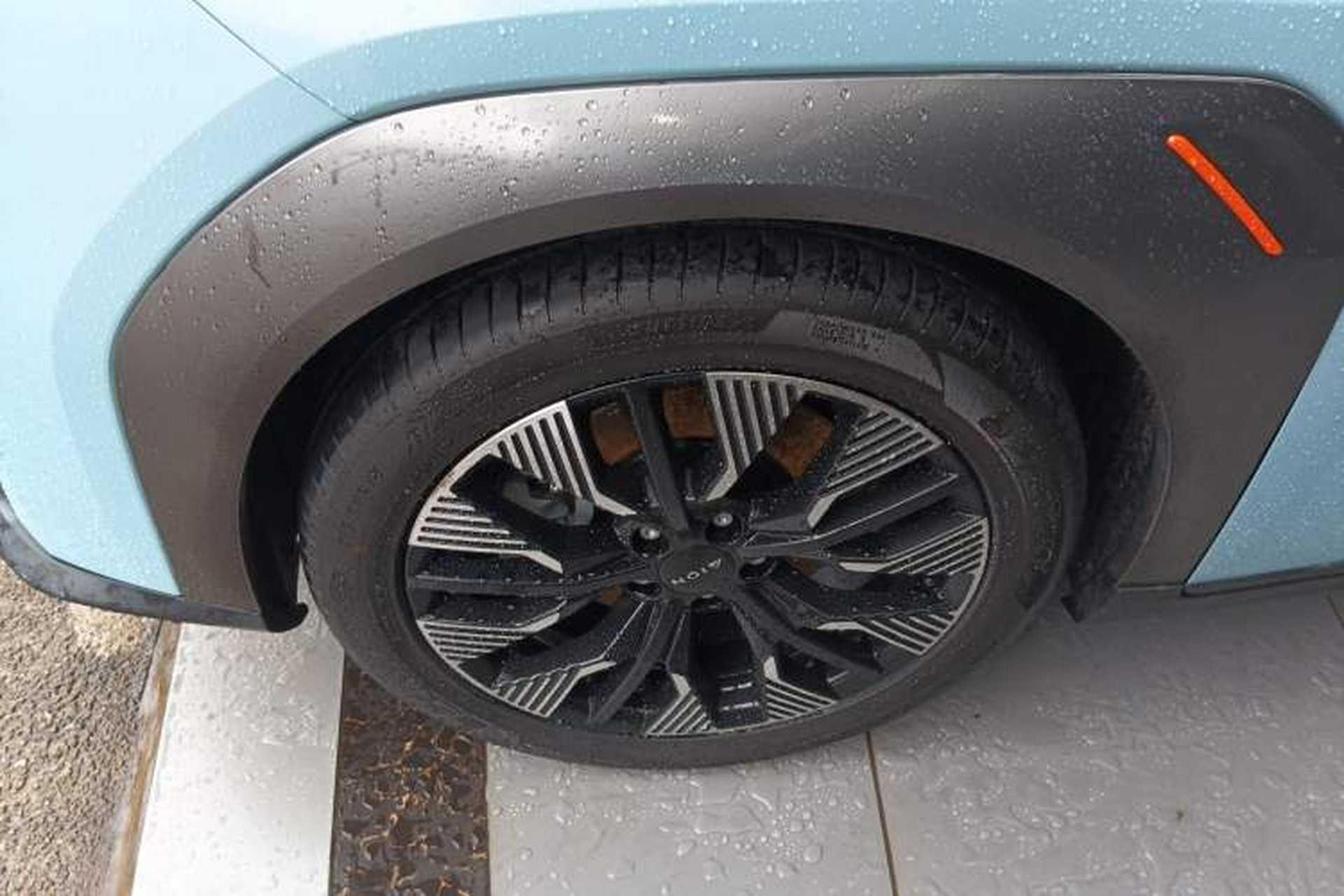 Used AION Y 2021 70 Enjoyment Tech Edition Left Front Wheel Hub