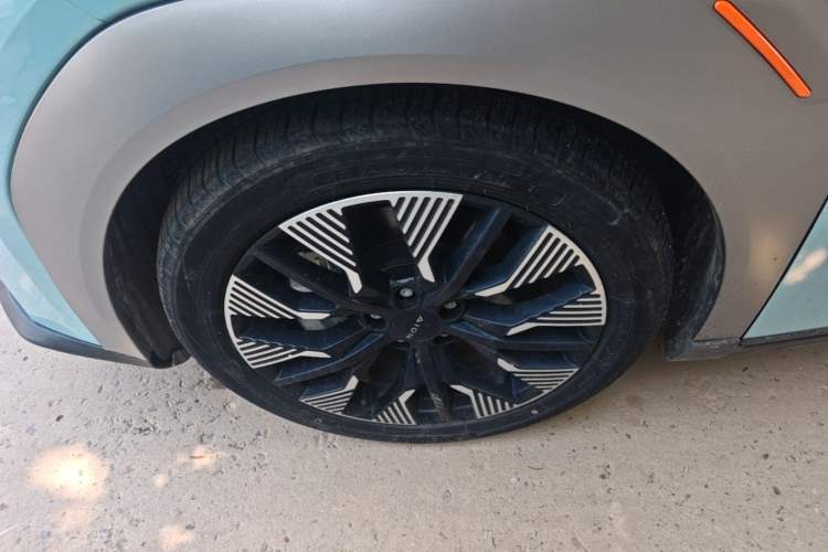 Used AION Y 2021 70 Tech Vitality Edition Left Front Wheel Hub