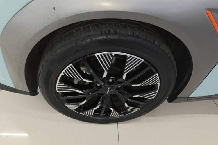 Used AION Y 2021 70 Tech Vitality Edition Left Front Wheel Hub