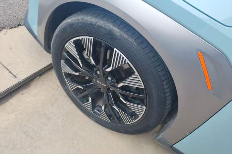 Used AION Y 2021 70 Enjoyment Tech Edition Left Front Wheel Hub